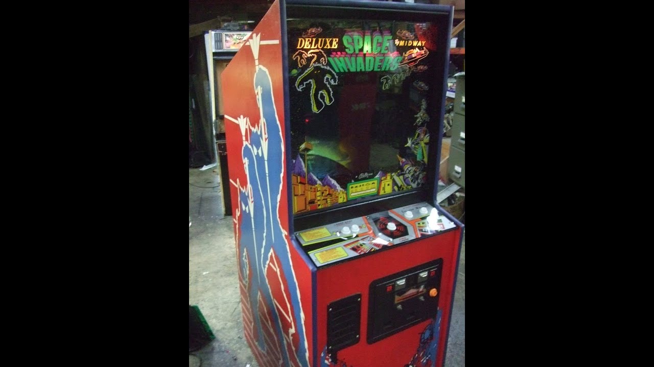 Original 1979 Space Invaders Deluxe Arcade Cabinet